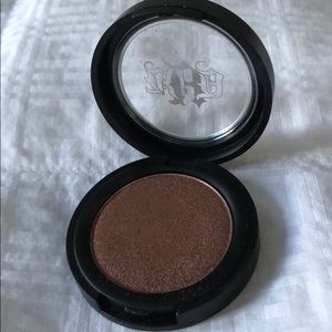 Kat Von D metal crush shadow in synergy